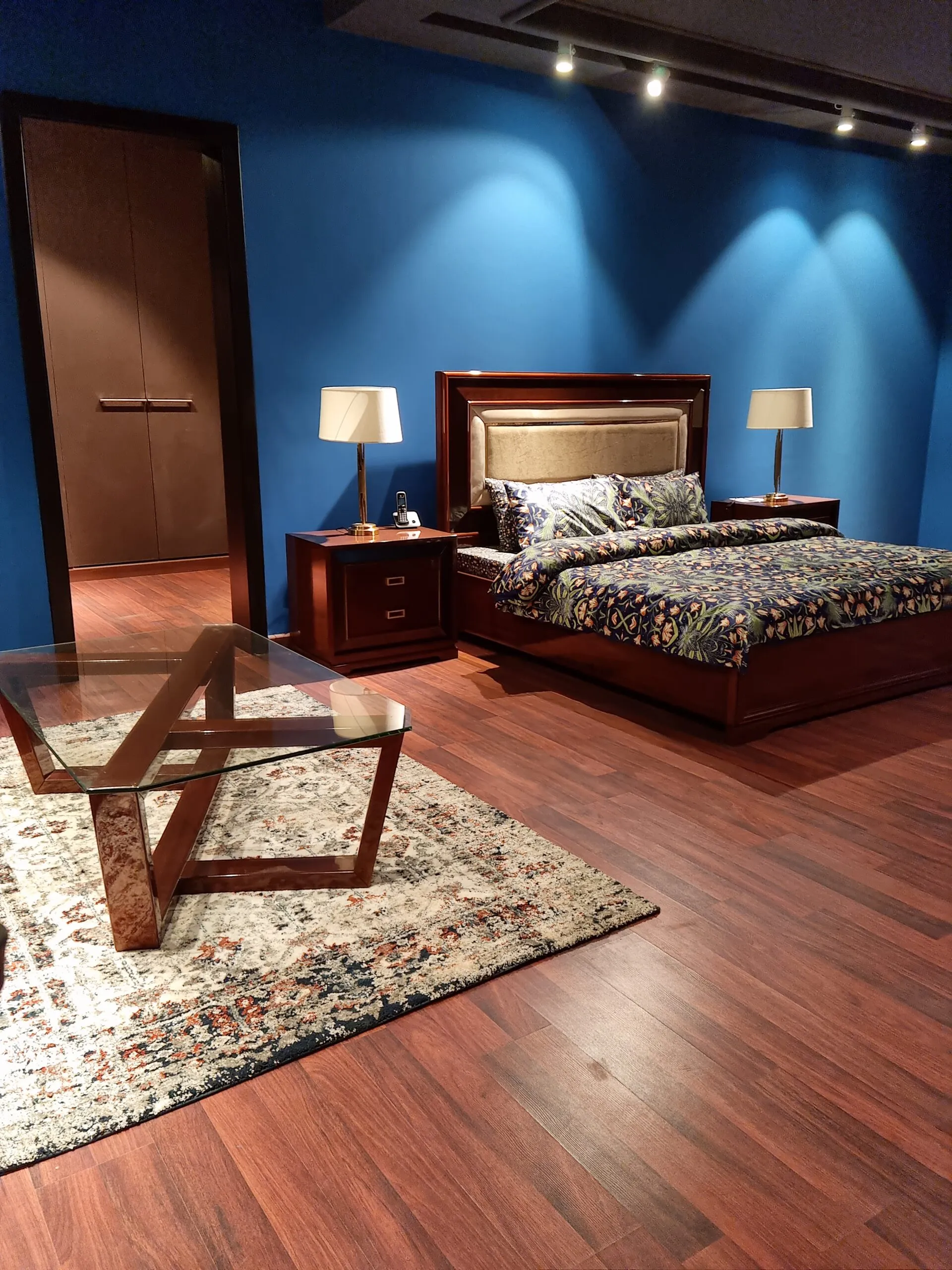 Furnishing & Drapery — image 7